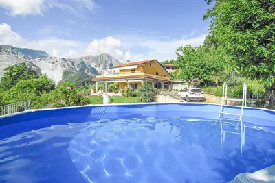 Image de Belle maison Ă Codena avec jacuzzi
