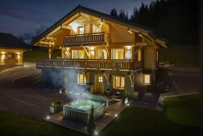 Image de Chalet Marinaka - vacances luxe en famille pour 11, jacuzzi - Ovo Network