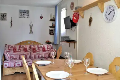 Image de Studio 4 pers proche commerces et pistes à Risoul