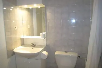 Image de 2ème étage, balcon, parking, télévision, casier à ski, 28m², Brides Les Bains