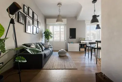 Image de Appartement neuf dans le centre de Cagliari, trois chambres avec salle de bain privée