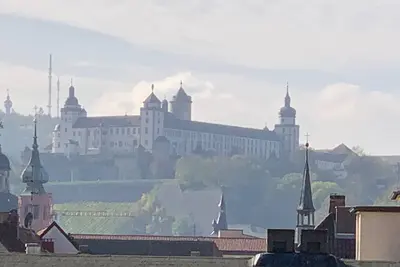 Image de Appartement d'artiste dans le centre-ville de Würzburg avec vue sur la forteresse