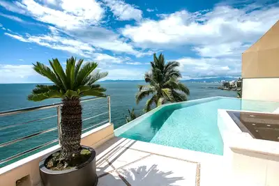 Image de Villa PRIVÉE De Luxe Oceanfront Plein Personnel