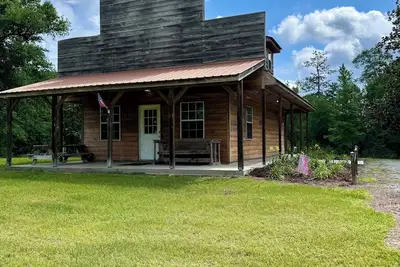 Image de Cabine Cosy Creekside \"Ole Country Store Style\"