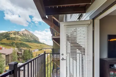 Image de The Timbers Condo- Great Mountain Views & Location- Juste à pied des pistes!