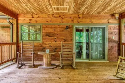 Image de Une superbe cabine à un niveau qui vous coupera le souffle! ! ! !