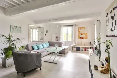 Image de Appartement dans le centre historique de Frejus avec vue mer. <br><br><br>