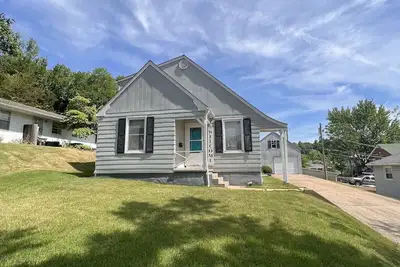 Image de Maison récemment rénovée dans la région viticole historique Hermann.