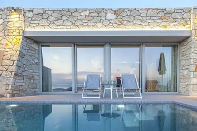 Image de Offre Early Bird: Villa8 avec coucher de soleil, 2 chambres Ă coucher, Sivota, avec piscine et vue sur la mer