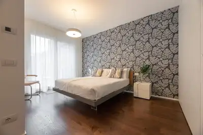 Image de Central 2br Apartment – Private Parking – Long Term Welcome