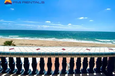 Image de Las Palmas 3 Bed 3 Bath By Fmi Rentals