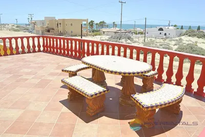 Image de Casa Amarilla - Étage supérieur 3 chambres 3 salles de bain par Fmi Rentals