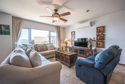 Image de Relaxant, condo rez de chaussée w / vue imprenable sur l'océan et piscine partagée à Ocotal!
