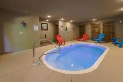 Image de Avec son cadre montagneux boisé dans les immaculées Laurel Estates au Glades Resort Lap of Luxury vous donne une sensation d'isolement total.