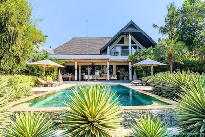 Image de Nouveau à louer: Yoga de luxe et domaine de méditation avec son propre restaurant!