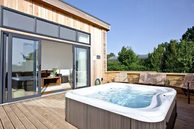 Un pavillon qui peut accueillir 4 personnes dans 2 chambres