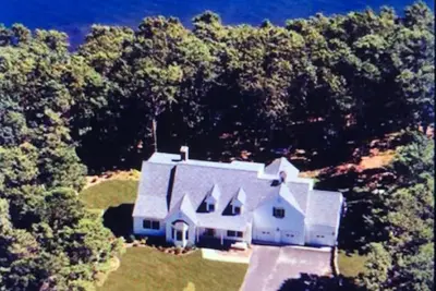 Image de Long Pond Estate. Quai / plage privée de Sheep Pond
