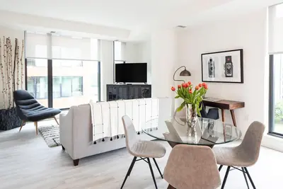 Image de Appartement de luxe design de 3 chambres à coucher + 2 salles de bain au WhyHotel Tysons Corner