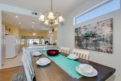 Image de Communauté de golf de Sun City West avec des équipements à gogo en surprise!