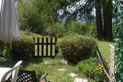 Image de Studio rénové avec jardin et vue dégagée