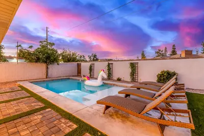 Image de * Nouveau * 2 minutes de la vieille ville! Desert Botanical BnB