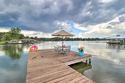 Image de Nouveau! Maison Eatonton avec vue sur le quai et le lac Sinclair!