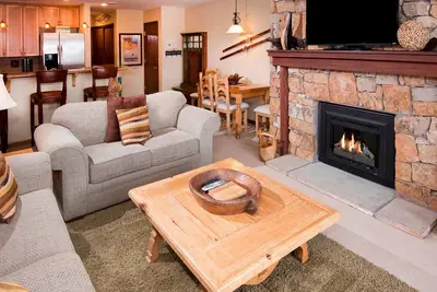 Image de À quelques pas de gondole! Belle 1 Br Condo à Seasons at Avon ~ Ra141856