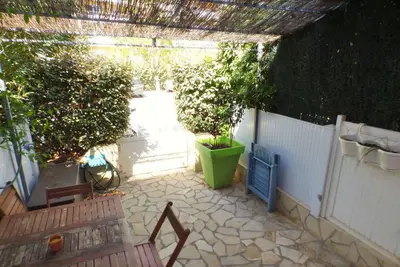 Image de T2 duplex dans résidence sécurisée, parking privé, piscine, climatisation, internet