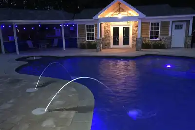 Image de Pool house pittoresque, confortable, agréable et relaxant à North Stafford près de Quantico