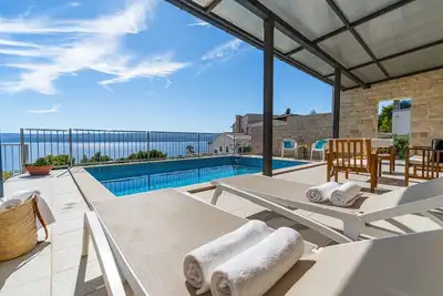 Image de Villa Oslo - luxury place with sea views & heated pool, 300m from sandy beach