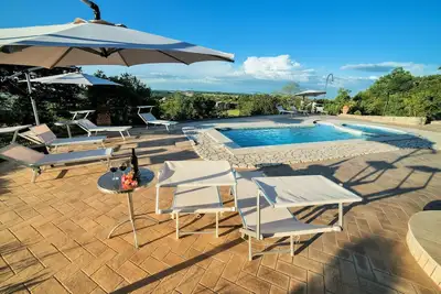 Image de Maison de vacances privée avec piscine privée, climatisation, bain à remous, Wifi, Tv, patio