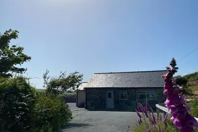 Image de Privé, isolé, paisible avec un accès facile aux plages et au village d'Abersoch