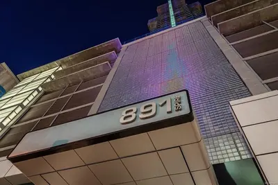 Image de Spire Loft-Piscine-Gym-Parking-Vues-WiFi-Extras!