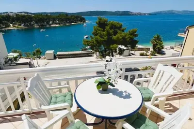 Image de Appartement dans Trogir avec vue mer, Balcon, Climatisation, Wifi (4786-2)