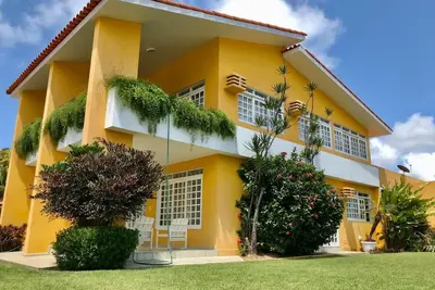 Image de Maison de luxe avec espace de loisirs à Carneiros