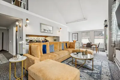 Image de Loft Penthouse Centre-Ville | Balcon Pvt + Gym w Gym