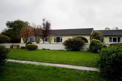 Image de Round Park - Un beau bungalow isolé