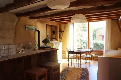 Image de Charme et Nature - Maison de terre crue en Pays de Brocéliande