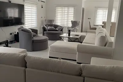 Image de 24/7 Power Airport Shoprite Opposite China Chamber of Commerce Streamwood Garden