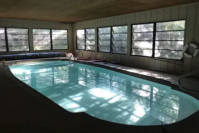 Image de Piscine privée privée fermée 4br 3Bath