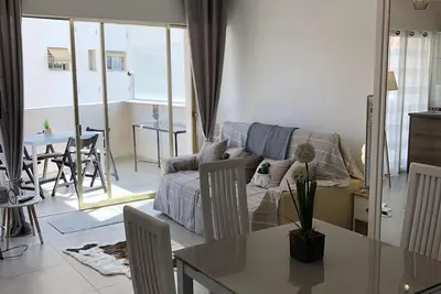 Image de Magnifique Studio avec terrasse vue mer, square Mistral 100 m Plages du Midi