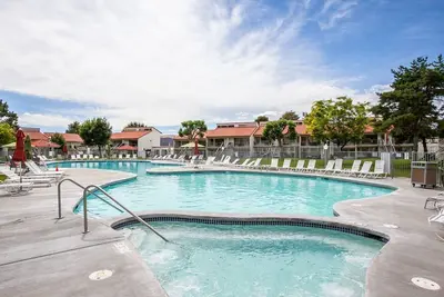 Image de Magnifique condo entièrement rénové (6-8 personnes)