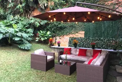 Image de Charmante maison de 5 chambres avec jardin botanique, très bien située