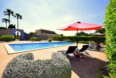 Image de manoir modernisé avec 5 chambres, 4 salles de bains, 1 toilette