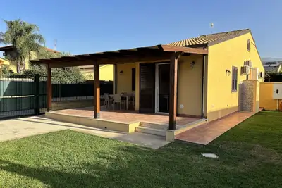 Image de Villa indépendante avec jardin près de la mer à 10 km de Cefalù