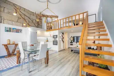 Image de Luxurious Flat w/ Mezzanine & Garage by Host Wise