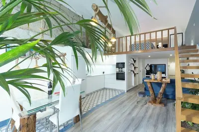 Image de Deluxe Spacious Flats w/ Mezzanine by Host Wise