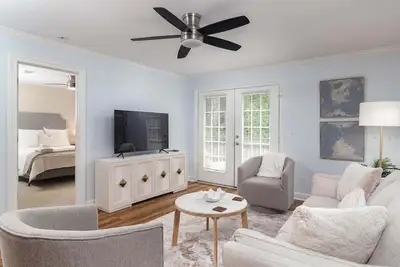 Image de Emplacement! Emplacement! Marchez jusqu'à Ole Miss Campus!