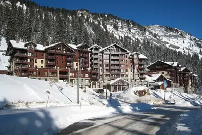 Image de Appart 3 pièces /6 pers - résidence avec piscine, jacuzzi, sauna & ski aux pieds