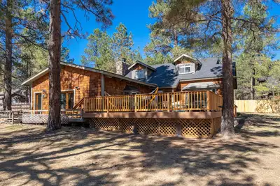 Image de Retraite de Magdalena Meadows. . Incroyable propriété d'un million de dollars sur une propriété de 3 acres